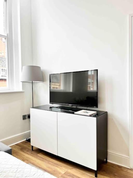 Chic Living At The Chancery Apartment Leicester Bagian luar foto